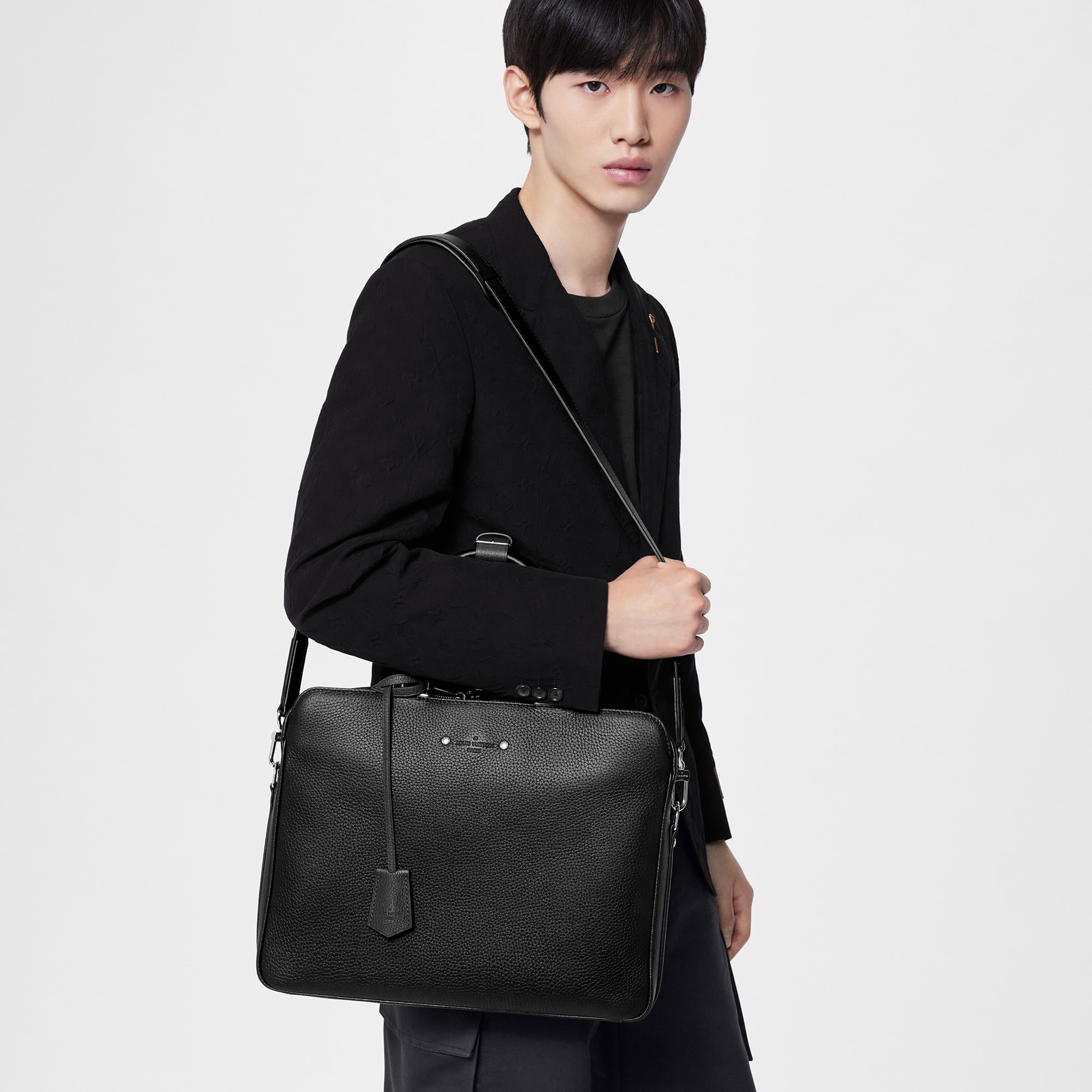 Louis Vuitton Armand トリヨンレザー メッセンジャー Armand Briefcase Taurillon Leather - Bags | LOUIS VUITTON